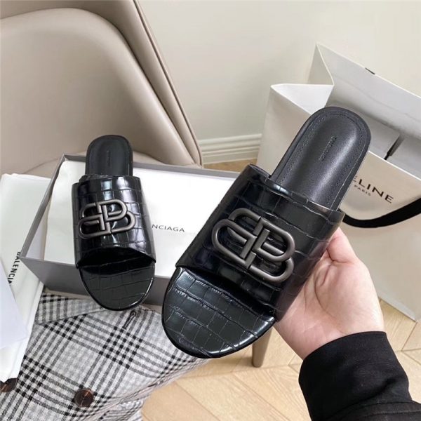 Balenciaga BLACK GOLD Oval BB Mule Sandal for Women - Image 4