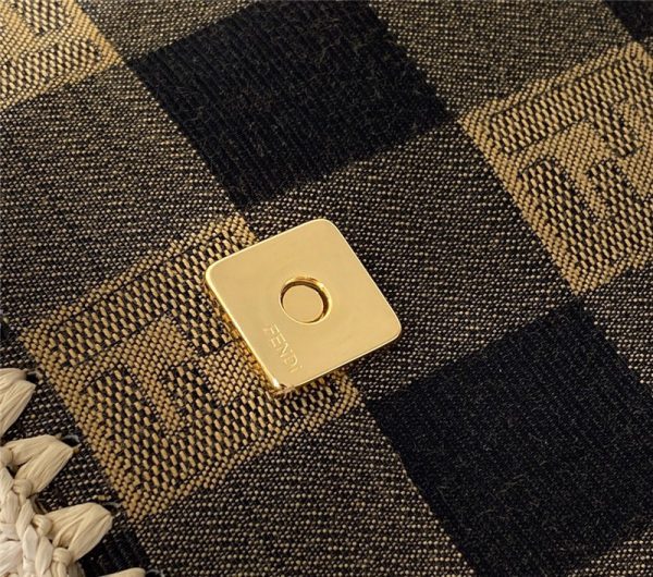 fendi Baguette Weave bag - Image 3