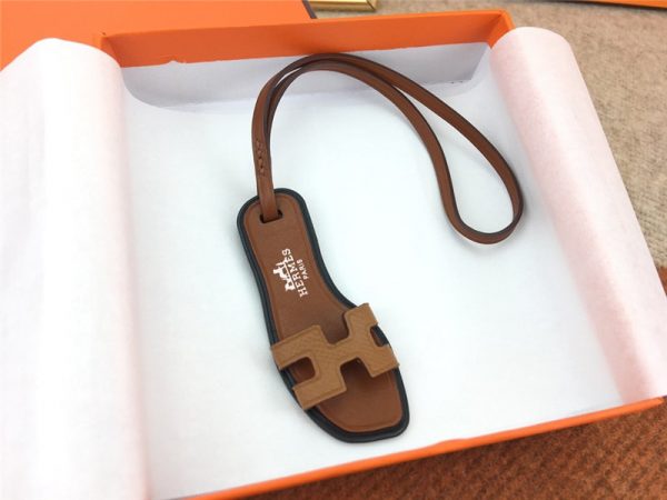 shoes pendant  hermes