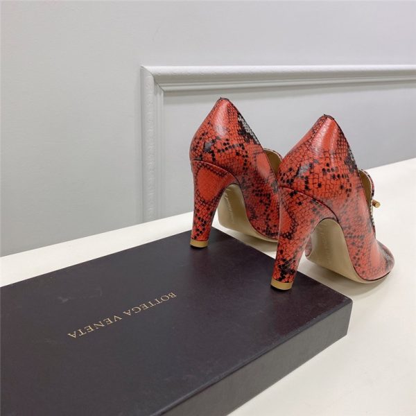 Bottega Veneta round-toe heels - Image 3