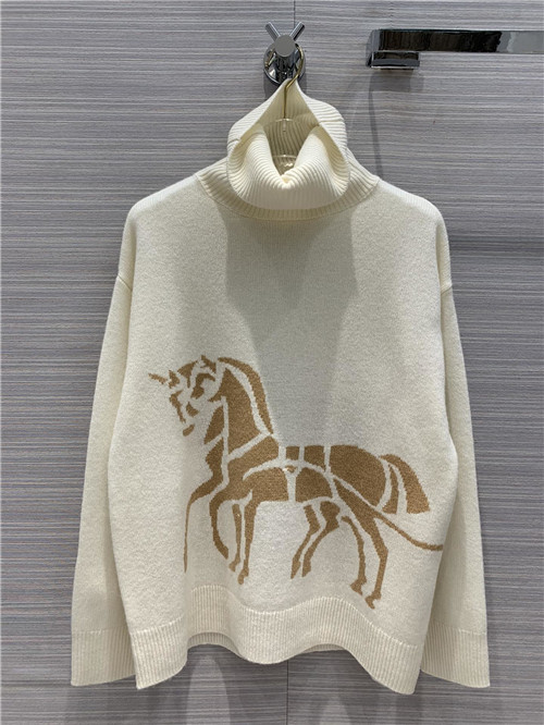 horse and carriage sweater