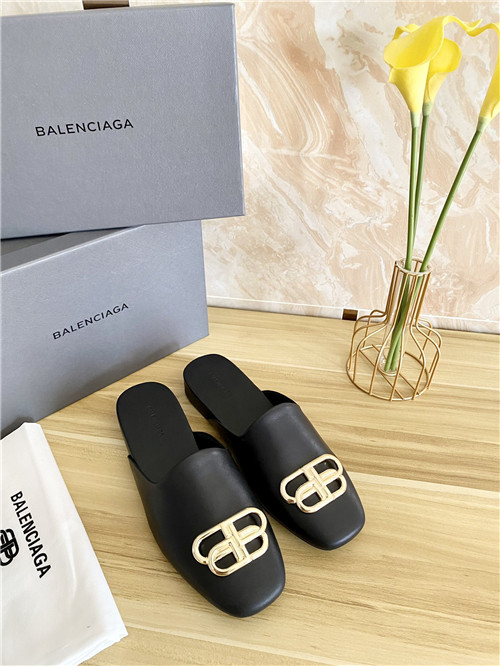 balenciaga round head flat slippers