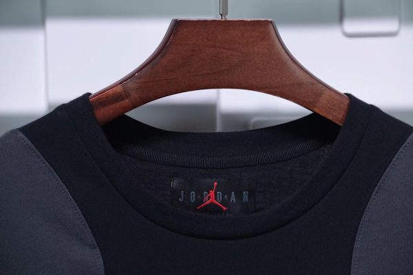 AIR JORDAN OFF WHITE TEE BLACK GRAY - Image 6