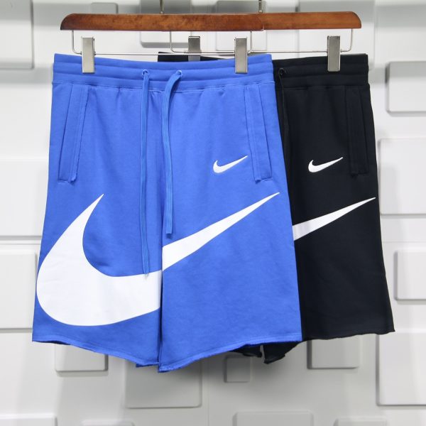 NK SWOOSH BROKEN LOGO  SHORT