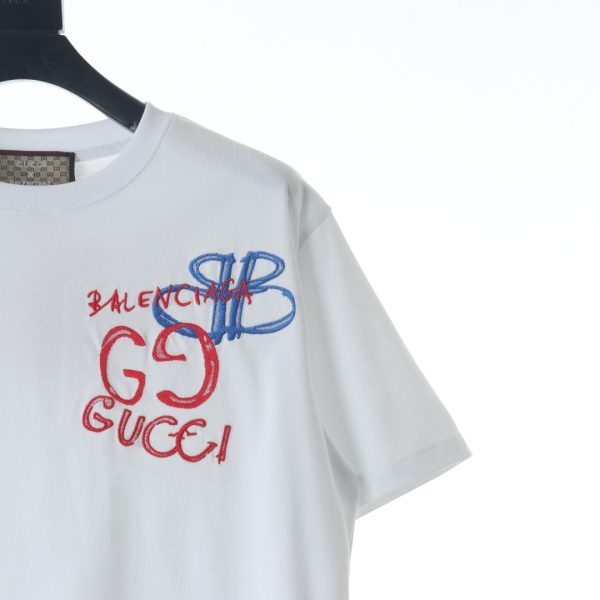 Gucci & Balenciaga joint blue and red embroidered letters short-sleeved T-shirt - Image 4