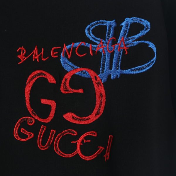 Gucci & Balenciaga joint blue and red embroidered letters short-sleeved T-shirt black - Image 5