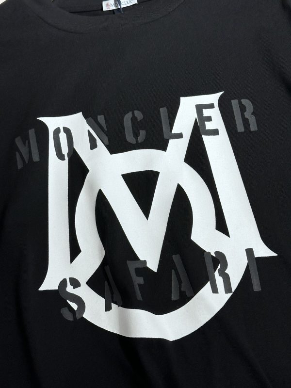 Moncler Mengkou Men and women with the same style couples spring and summer latest counters with the same style, trendy brand logo casual short-sleeved T-shirt - Image 4