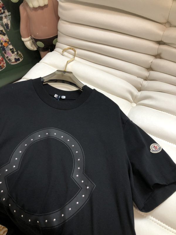 Moncler Mengkou Men and women with the same style couples spring and summer latest counters with the same style, trendy brand logo casual short-sleeved T-shirt - Image 4