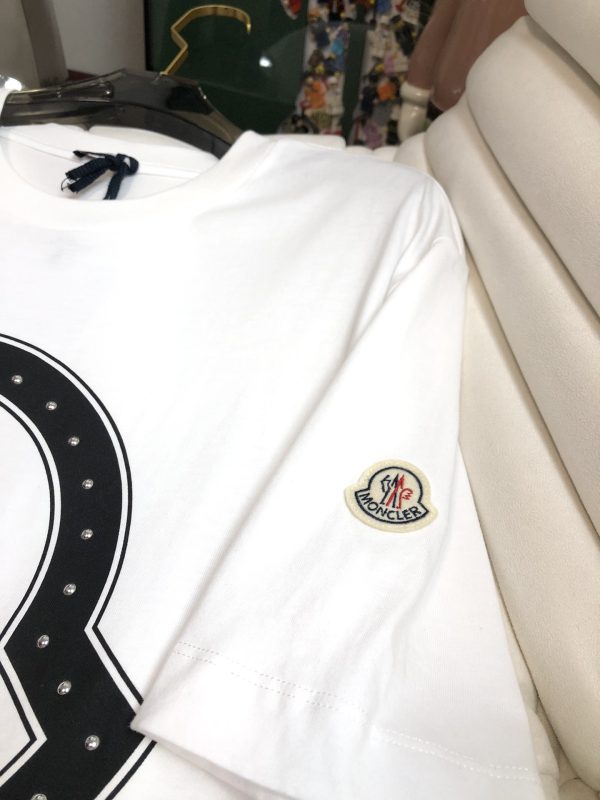 Moncler Mengkou Men and women with the same style couples spring and summer latest counters with the same style, trendy brand logo casual short-sleeved T-shirt - Image 3
