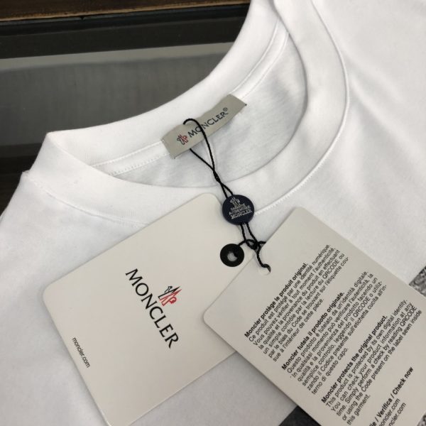 MONCLER [Mongolian mouth] 23 spring and summer latest short-sleeved round neck T-shirt - Image 4