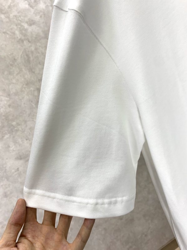 Moncler Mengkou 2023 summer new drop shoulder profile short-sleeved T-shirt, jacquard Logo on the chassis - Image 8