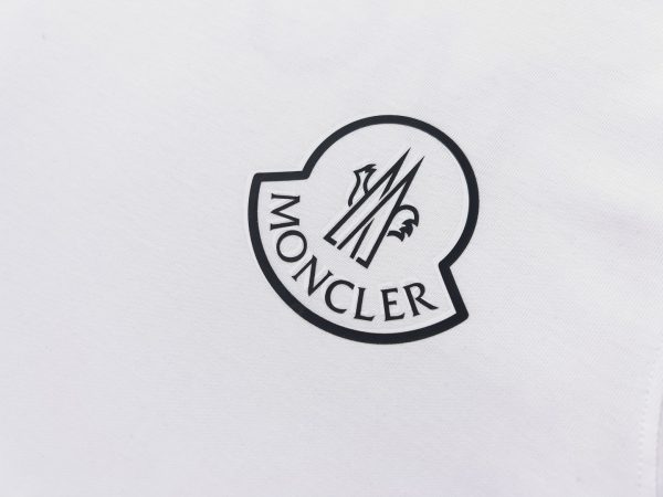 MONCLER~Mongolia new season digital printing short-sleeved T-shirt - Image 4