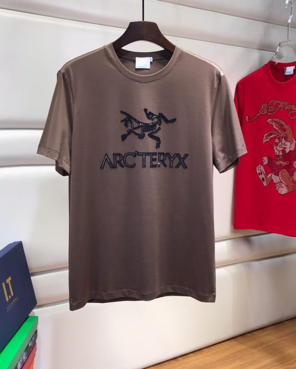 Arcteryx) Archeopteryx 23ss spring and summer short-sleeved round-neck T-shirt, high-definition jade silk fabric