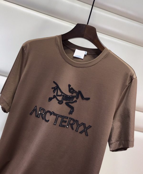 Arcteryx) Archeopteryx 23ss spring and summer short-sleeved round-neck T-shirt, high-definition jade silk fabric - Image 3