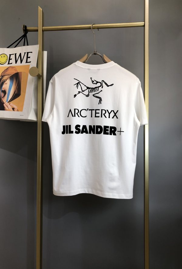 Arcteryx joint limited-edition T-shirt, made of cotton 32-count double-ply yarn, with logo letters on the chest - Image 3
