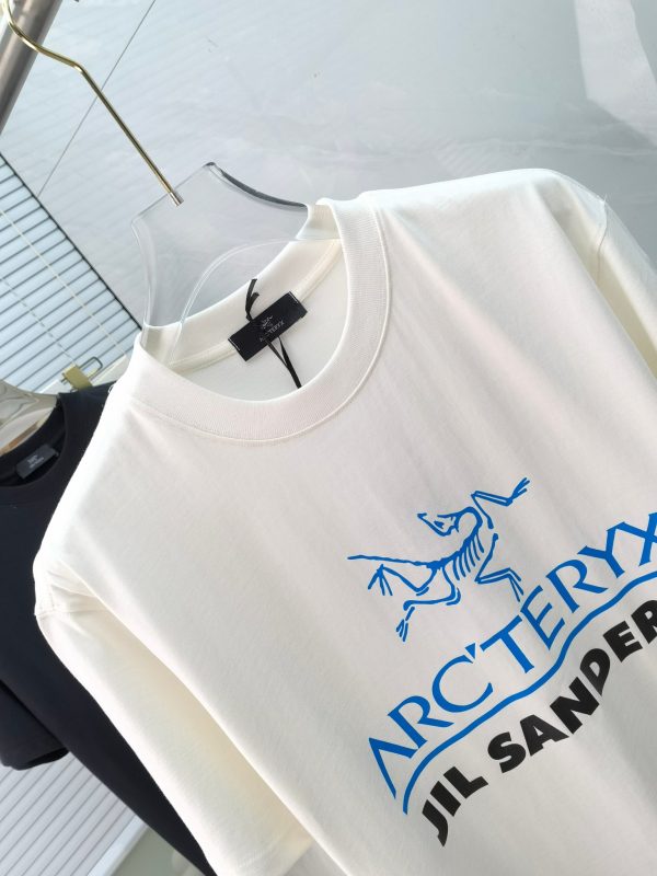 ARCTERYX Archeopteryx 2023 spring and summer new rabbit ? year joint limited edition male and female couple of the same style ? short-sleeved T-shirt - Image 4