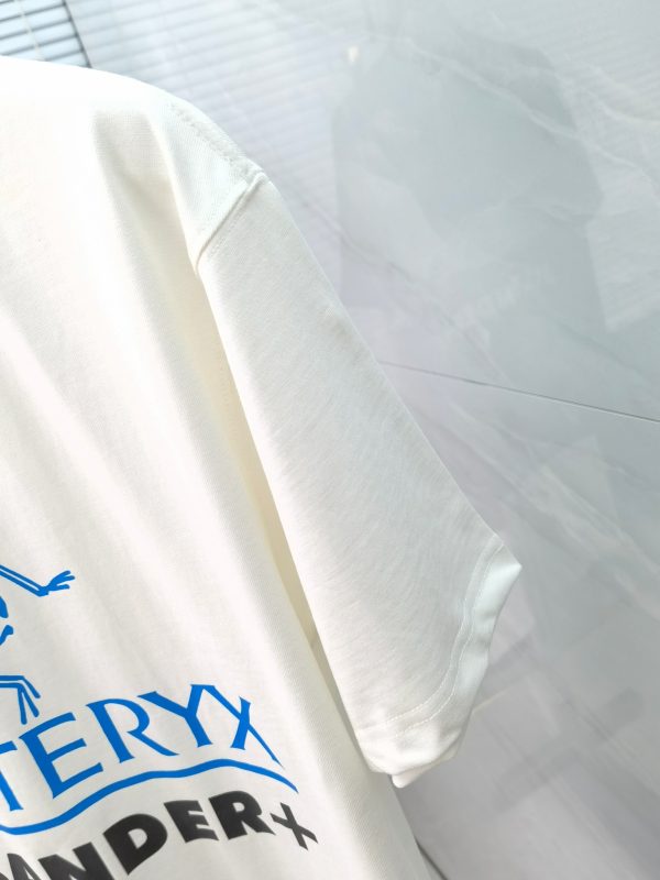 ARCTERYX Archeopteryx 2023 spring and summer new rabbit ? year joint limited edition male and female couple of the same style ? short-sleeved T-shirt - Image 9