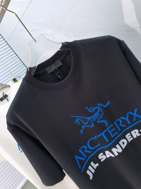 ARCTERYX 2023 Spring/Summer New Rabbit ?Year Joint Limited Edition Men and Women Same Style Couples ?Short-sleeved T-shirtARCTERYX 2023 Spring/Summer New Rabbit ?Year Joint Limited Edition Men and Women Same Style Couples ?Short-sleeved T-shirt - Image 4