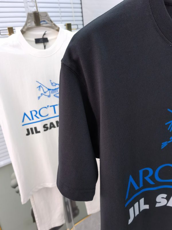 ARCTERYX 2023 Spring/Summer New Rabbit ?Year Joint Limited Edition Men and Women Same Style Couples ?Short-sleeved T-shirtARCTERYX 2023 Spring/Summer New Rabbit ?Year Joint Limited Edition Men and Women Same Style Couples ?Short-sleeved T-shirt - Image 7