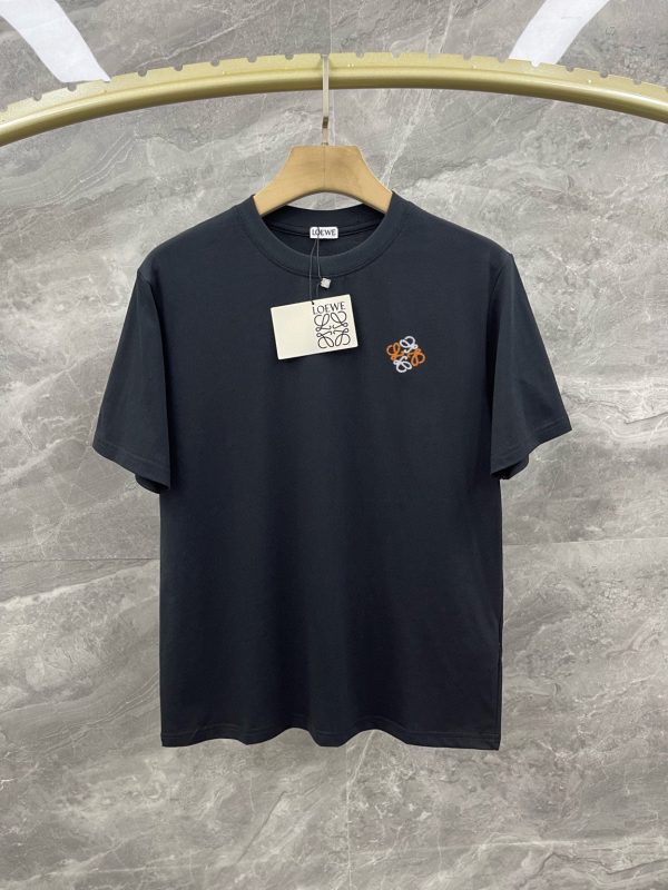 LOEWE 2023 men's round neck short-sleeved T-shirt is new! Iconic small embroidered LOGO - Image 4