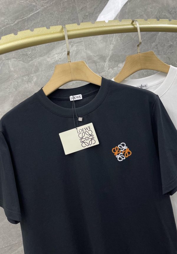LOEWE 2023 men's round neck short-sleeved T-shirt is new! Iconic small embroidered LOGO - Image 5