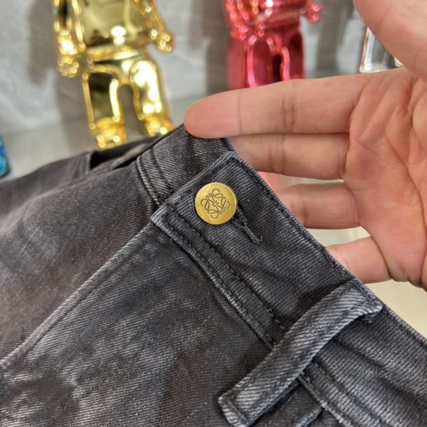 ?Loewe spring and summer new products three standard complete micro elastic jeans - Image 6