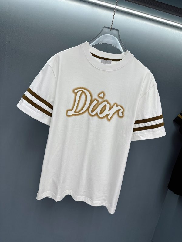 Dior2023 spring and summer new men's and women's same style ? short-sleeved T-shirts, available at counters at the same time! Customized exclusive pure cotton fabric, customized original craft thread, heavy industry letter logo craft design on the chest - Image 5