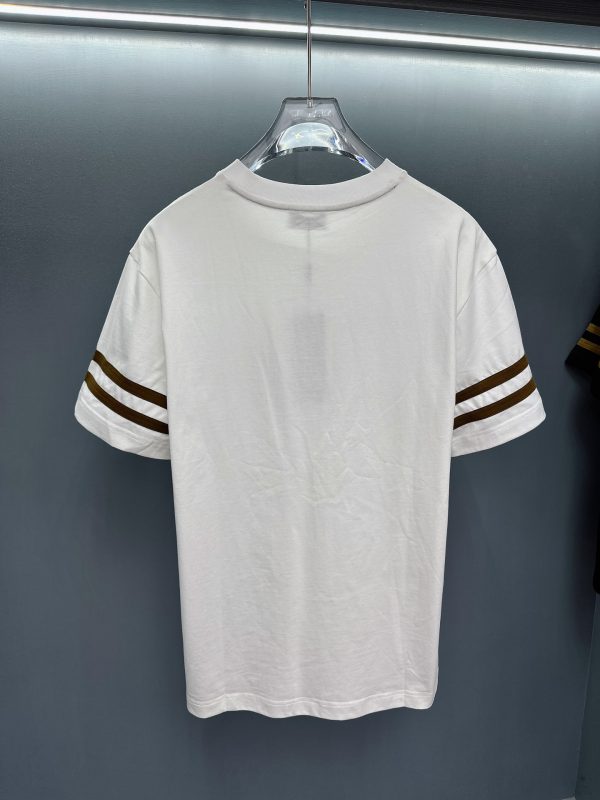 Dior2023 spring and summer new men's and women's same style ? short-sleeved T-shirts, available at counters at the same time! Customized exclusive pure cotton fabric, customized original craft thread, heavy industry letter logo craft design on the chest - Image 10