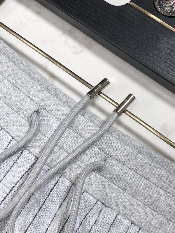DIOR 2023 summer new casual shorts, the upper body is very comfortable to wear, the trousers are cut in 1:1, the hallowed casual shorts - Image 7