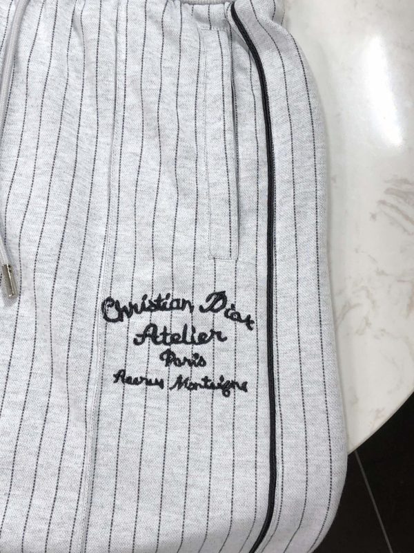 DIOR 2023 summer new casual shorts, the upper body is very comfortable to wear, the trousers are cut in 1:1, the hallowed casual shorts - Image 8