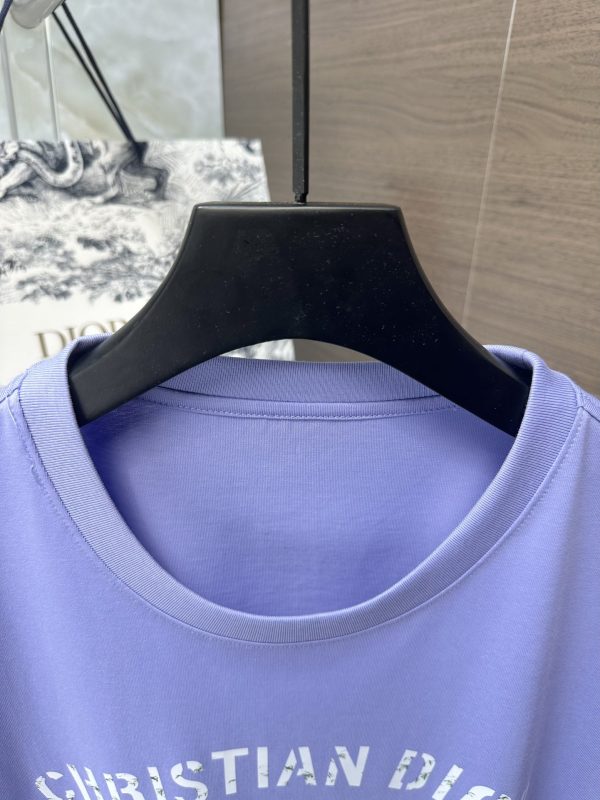 Dior classic high-end hard goods! The new T-shirts in the 23 summer counters are perfect in details, sunny and fashionable, and modern. Using the original 32-count double-yarn pure cotton fabric - Image 3
