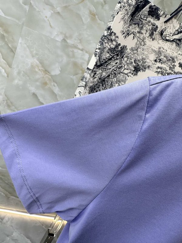 Dior classic high-end hard goods! The new T-shirts in the 23 summer counters are perfect in details, sunny and fashionable, and modern. Using the original 32-count double-yarn pure cotton fabric - Image 4