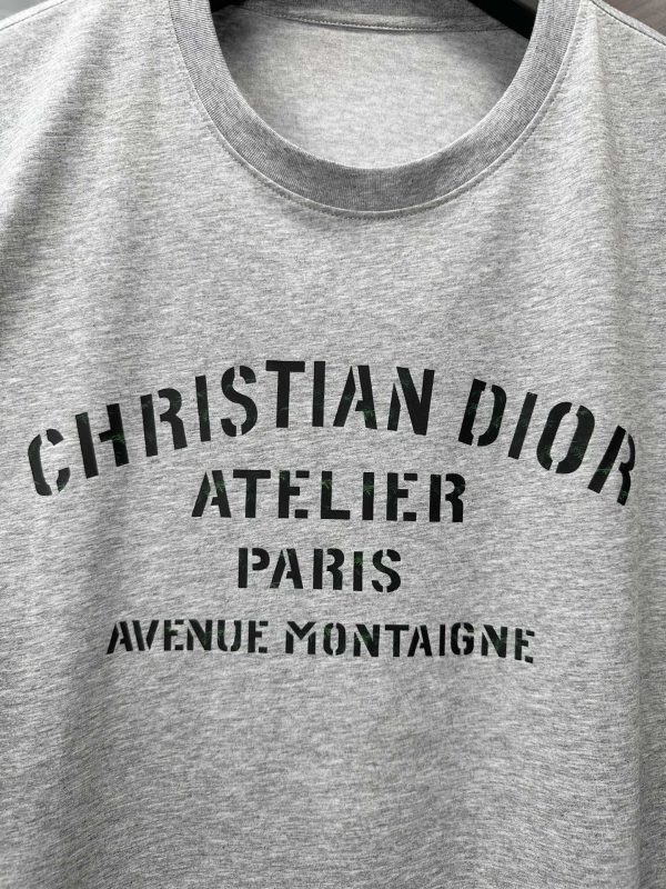 Dior classic high-end hard goods! The new T-shirts in the 23 summer counters are perfect in details, sunny and fashionable, and modern. Using the original 32-count double-yarn pure cotton fabric - Image 6