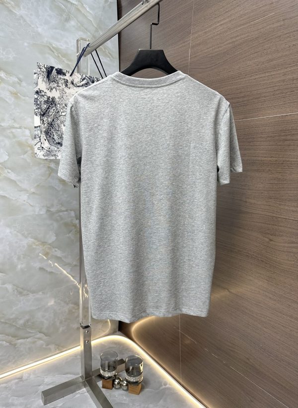 Dior classic high-end hard goods! The new T-shirts in the 23 summer counters are perfect in details, sunny and fashionable, and modern. Using the original 32-count double-yarn pure cotton fabric - Image 9