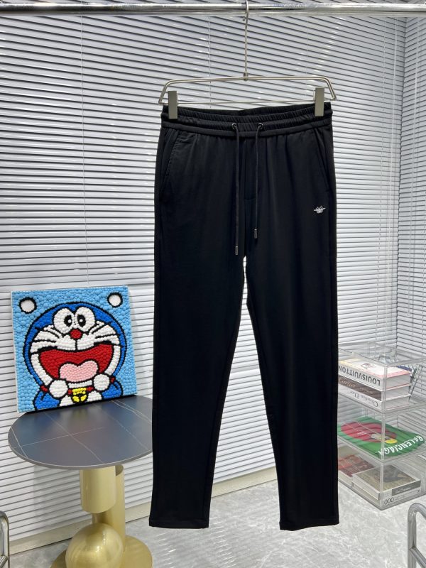 New products in Dior** counters are launched simultaneously. ?Original order high quality fashion casual pants