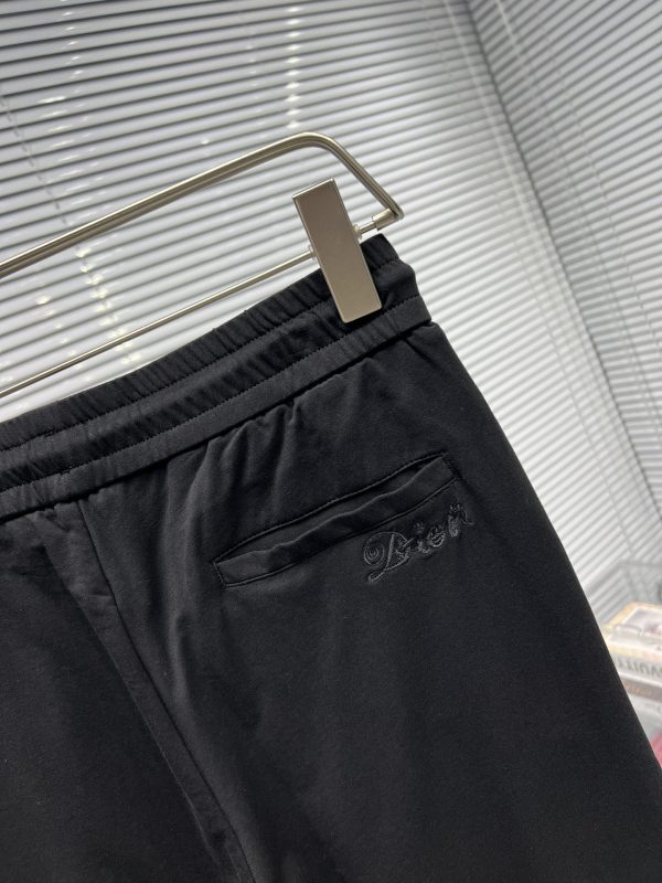 New products in Dior** counters are launched simultaneously. ?Original order high quality fashion casual pants - Image 10