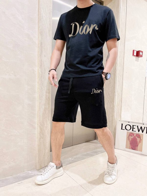 Brand [DIOR] 2023 new men's short-sleeved shorts suit! Synchronous sales on the official website! High-end version on the market! Delicate and soft - Image 4