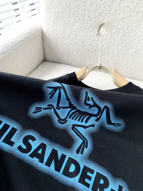 ARCTER*X Archeopteryx co-branded JIL SANDER 2023 spring and summer new men's and women's same style ?Short-sleeved T-shirt outdoor brand Maybe the first thing you think of is Canada Goose - Image 10