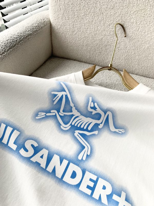 ARCTER*X Archeopteryx co-branded JIL SANDER 2023 spring and summer new men's and women's same style ?Short-sleeved T-shirt outdoor brand Maybe the first thing you think of is Canada Goose - Image 3