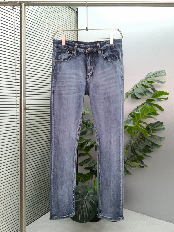 YSL???? ?2023 spring new products are available at the counter. The best jeans in the physical store. The original 1:1 counter is good, suitable for all ages