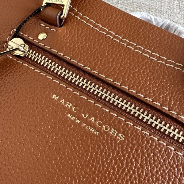 Marc Jacobs Tote Cross-Body Bag Pebbled Top Cowhide Leather Ultra-Soft And Delicate Dust Bag Brown - Image 4