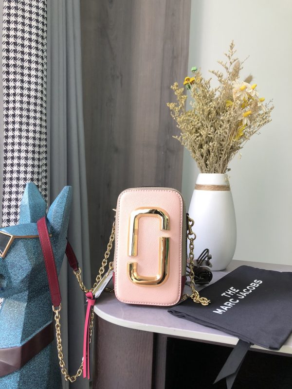 THE Marc Jacobs Vertical Phone Bag Saffiano Leather Pink Model M0016765—697