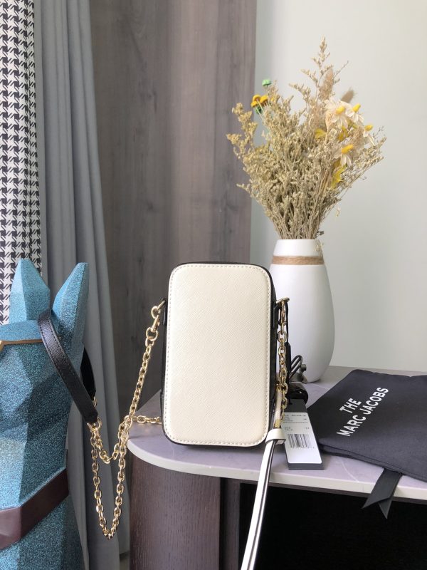 THE Marc Jacobs Vertical Phone Bag Saffiano Leather Model M0016765—136