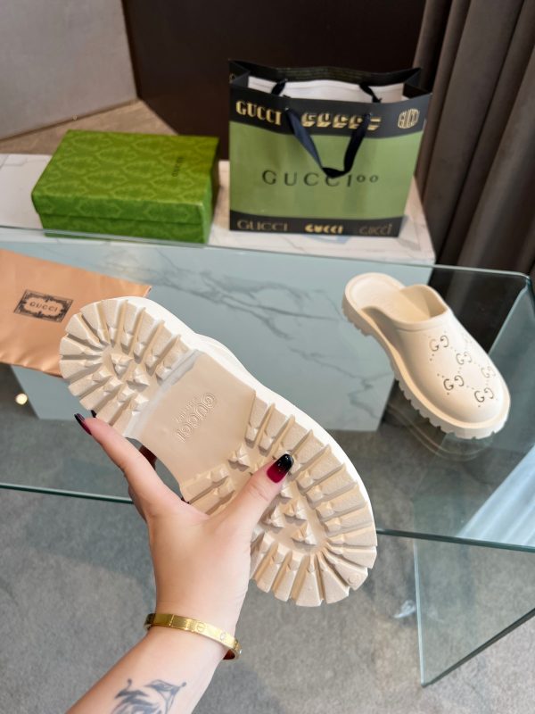 Gucci GG Slides perforated carved shoes White - Image 9
