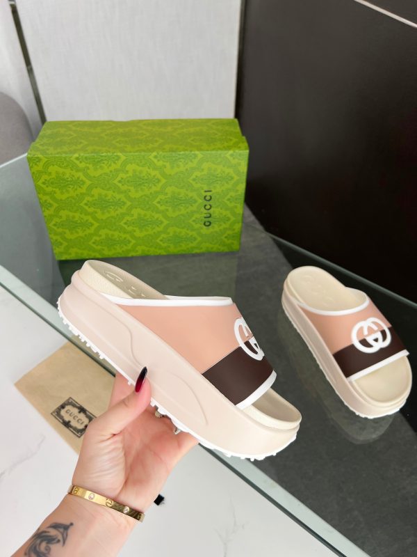 Gucci’s latest spring summer sandal flat-soled slippers collection C - Image 5