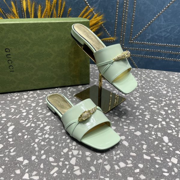 GuccI's new latest flat heel slippers are gold rhinestone snakehead sandals - Image 8