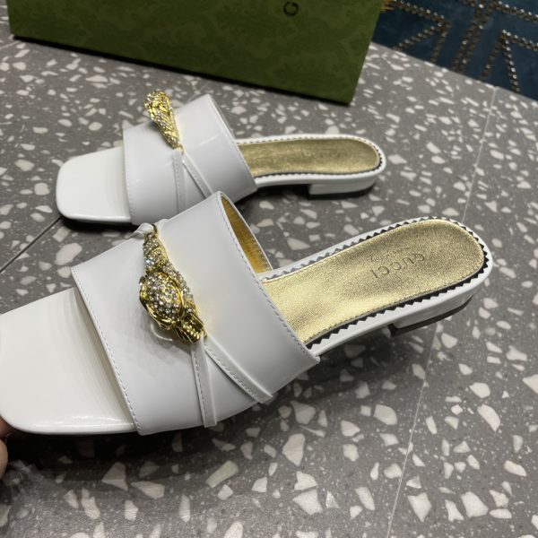 GuccI’s new latest flat heel slippers are gold rhinestone snakehead sandals white - Image 5