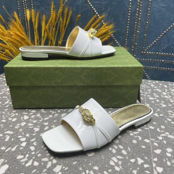 GuccI’s new latest flat heel slippers are gold rhinestone snakehead sandals white - Image 9