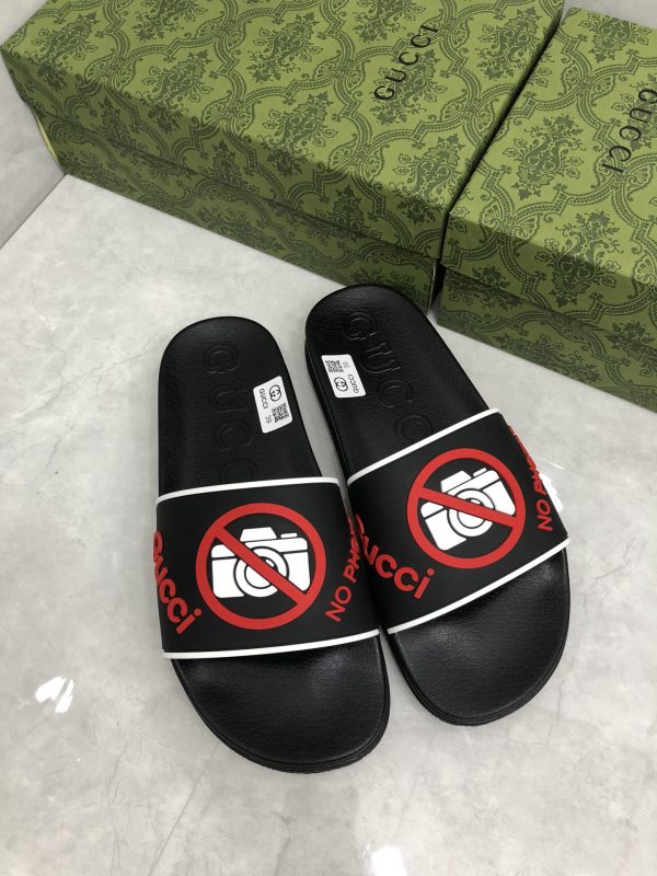 Gucci men’s and women’s homobian Gudgem slippers sandals B
