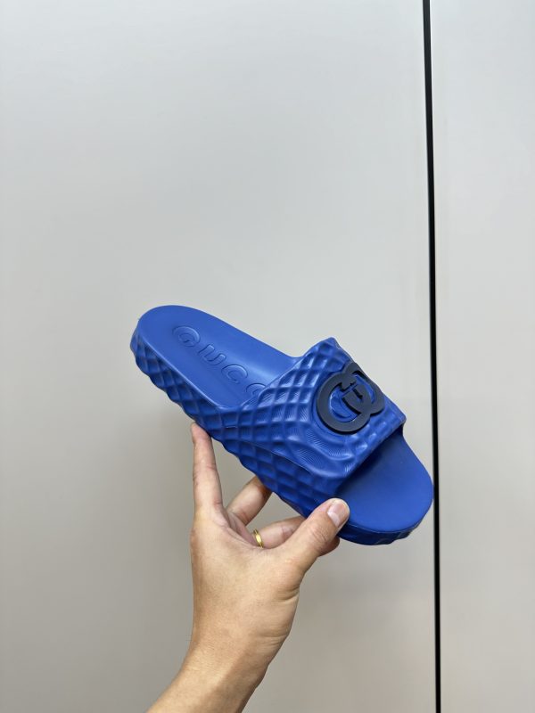 Gucci’s latest couple’s slip-flops blue A - Image 4